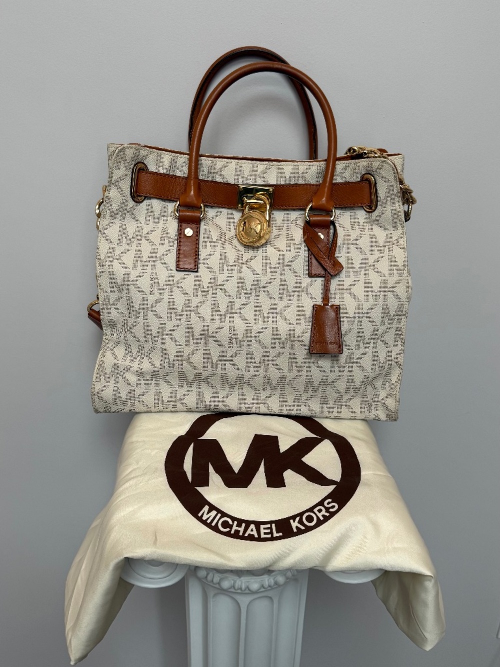Michael Kors Hamilton Vanilla Jet Set Travel Tote Signature